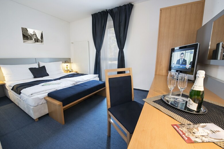 Hotel Blue Garni