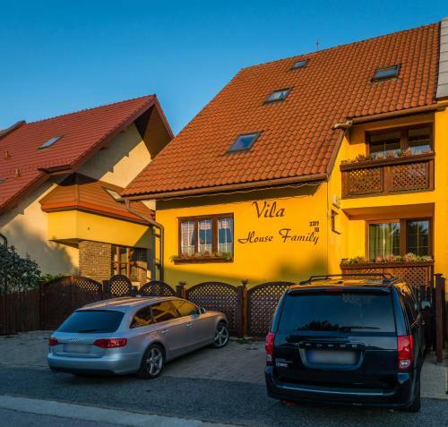 Hostal Vila House Family