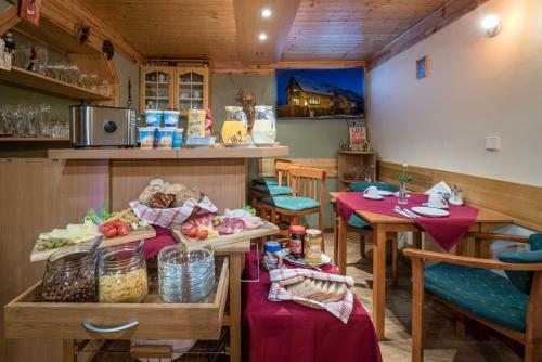 Hostal Vila House Family