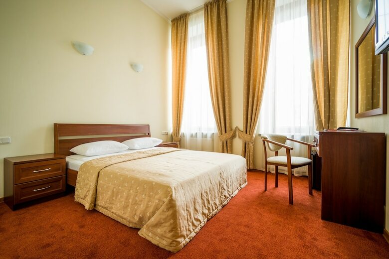 Hotel Solo On Liteyny