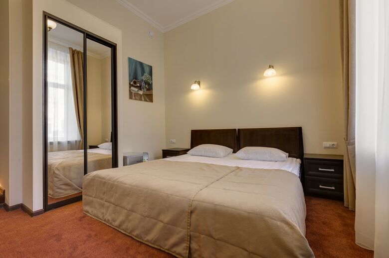 Hotel Solo On Liteyny