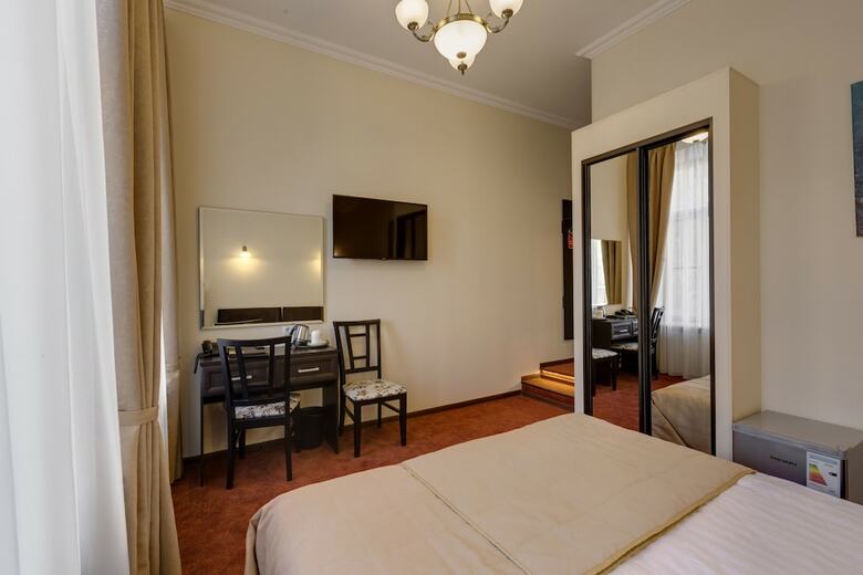 Hotel Solo On Liteyny