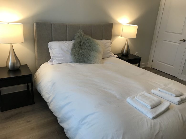 Apartamentos Contemporary Condo At Lake Ontario