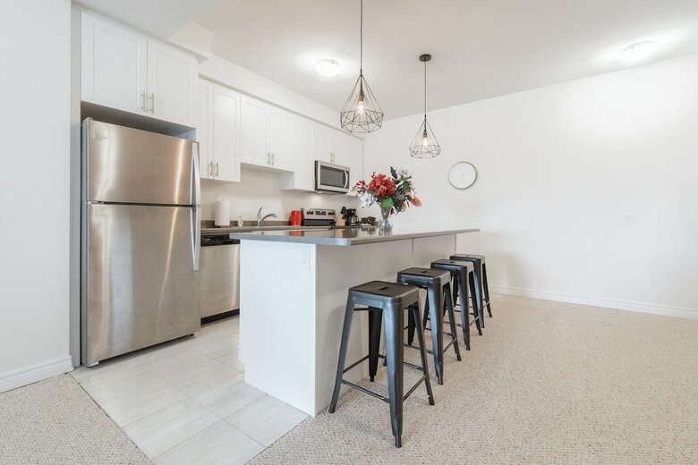 Elegant Brand New Town House