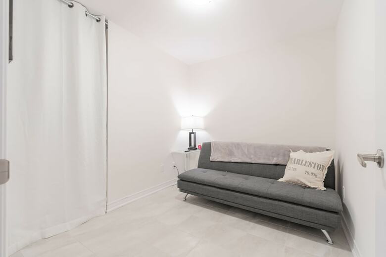 Gorgeous Brand New Spacious Town House