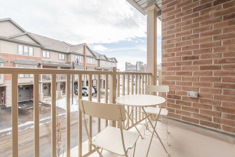 Gorgeous Brand New Spacious Town House