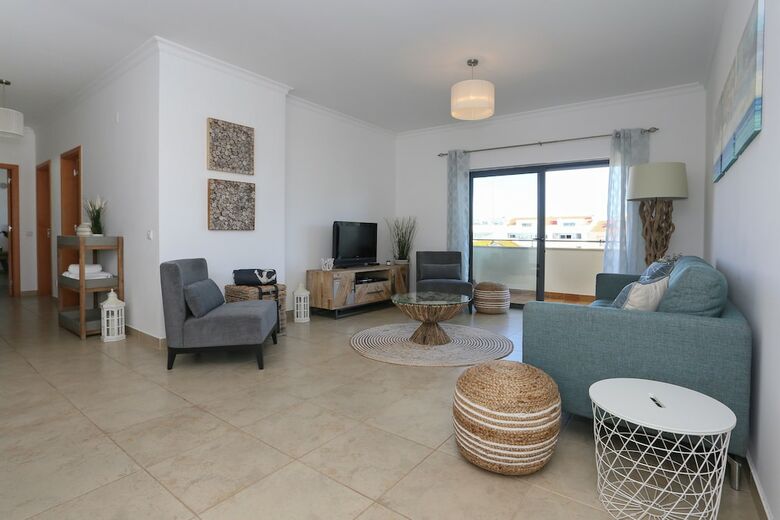 3 Bedroom Apartment With Pool