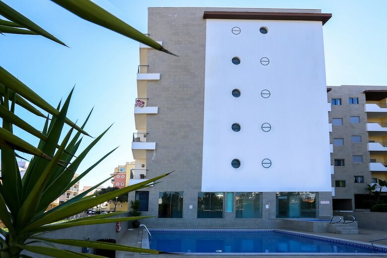 3 Bedroom Apartment With Pool