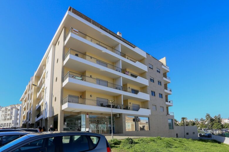 3 Bedroom Apartment With Pool