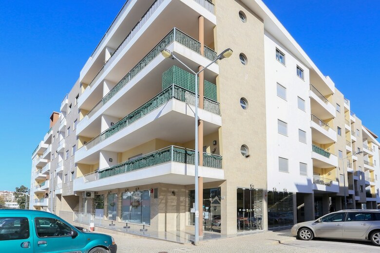 3 Bedroom Apartment With Pool