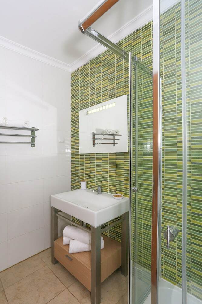 3 Bedroom Apartment With Pool