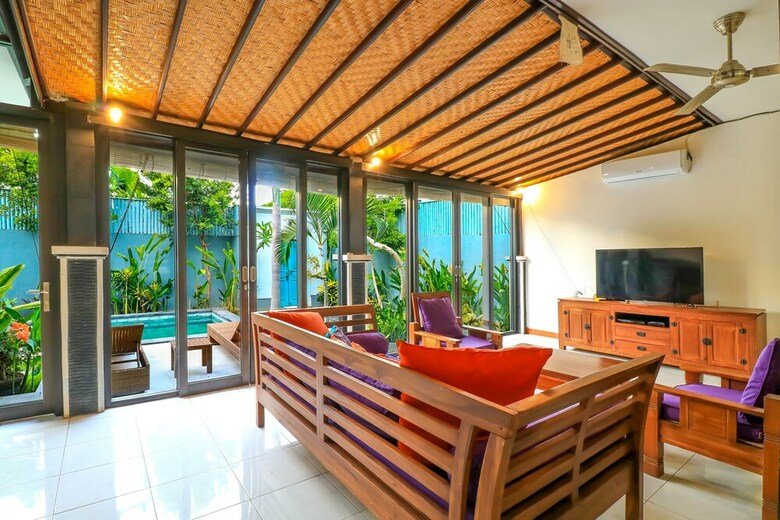 Hostal Oyo 2542 Villa Iluka 2