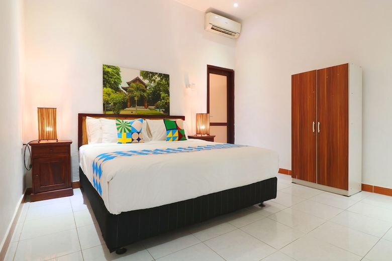 Hostal Oyo 2542 Villa Iluka 2