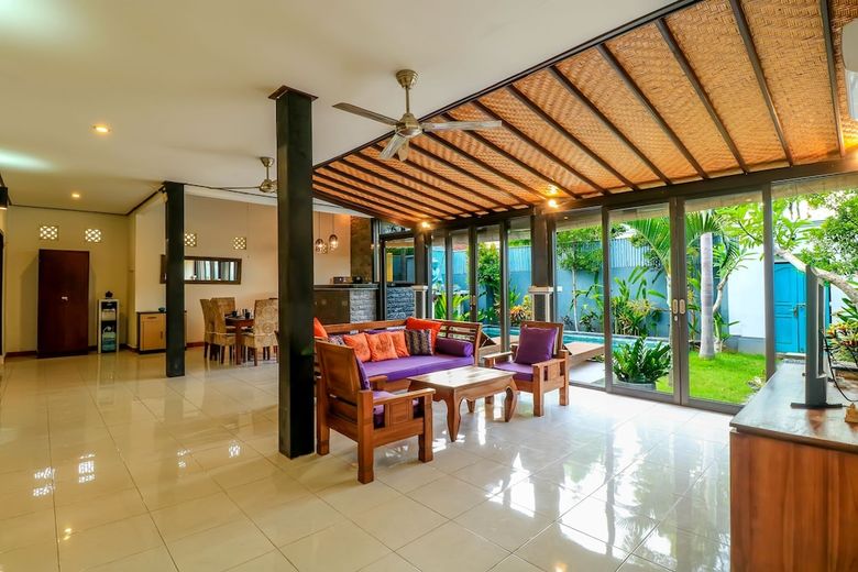 Hostal Oyo 2542 Villa Iluka 2