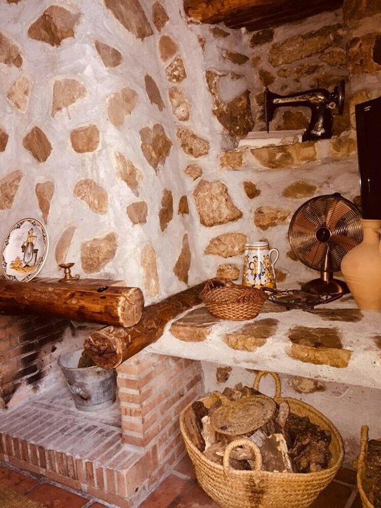 House With 2 Bedrooms In Benaocaz, With Wifi