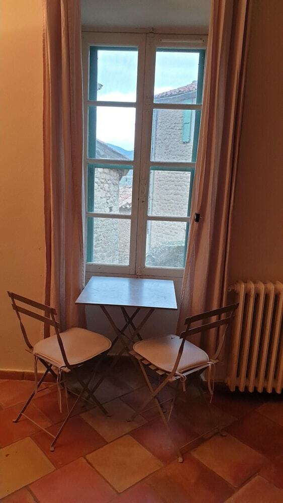 Apartment With One Bedroom In Grambois, With Wifi