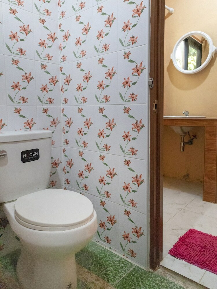 Hotel Oyo 648 Ake Apartment