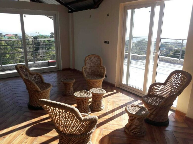 Hotel Serene Suites