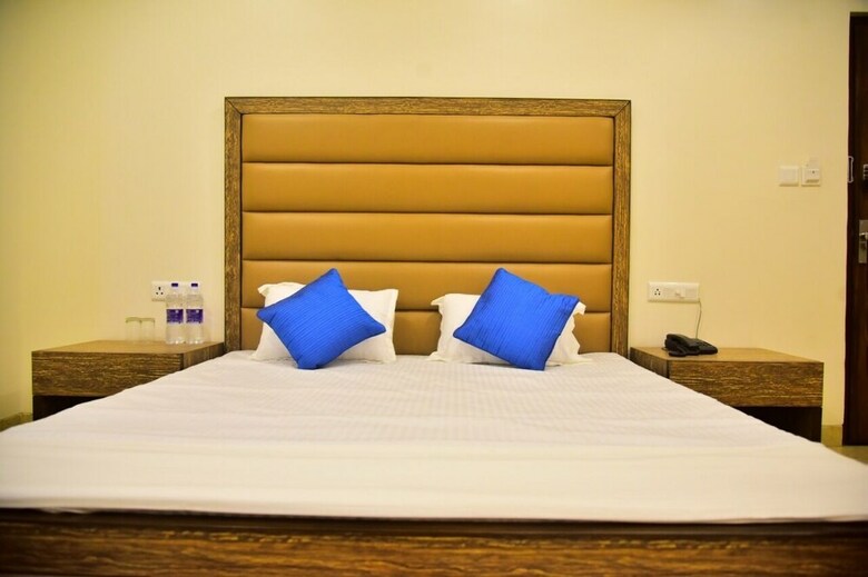 Hotel Serene Suites
