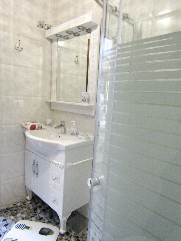 Double View Apartments