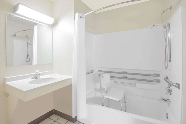Motel Super 8 By Wyndham Altoona