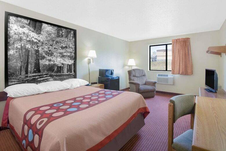Motel Super 8 By Wyndham Altoona