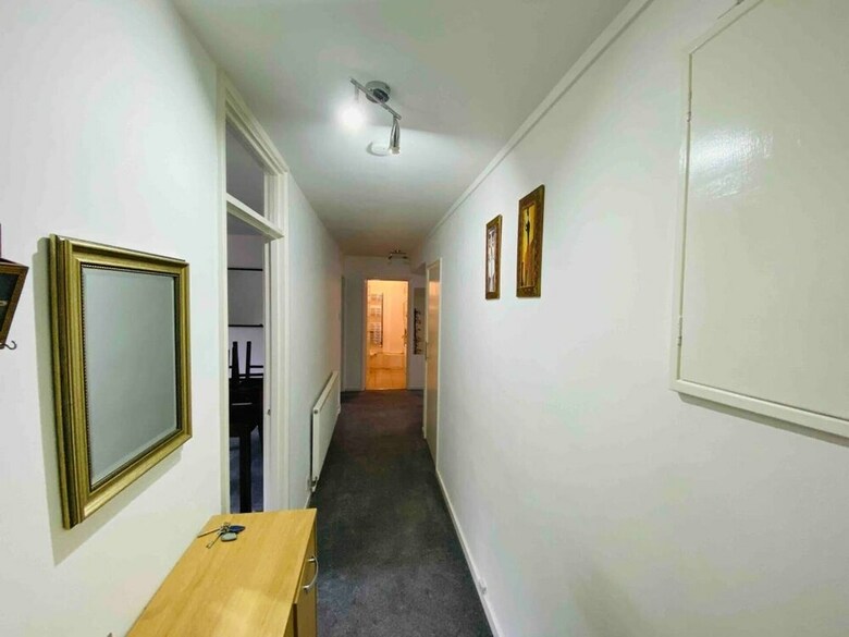 Nice 3-bed Apartment Close To Heathrow