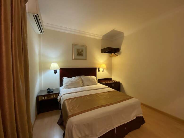 Oyo Capital O 89658 Bustani Hotel