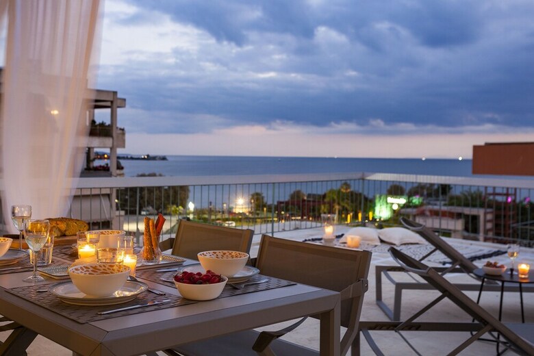Apartamentos Sea View Beach Penthouse ? Athens Coast
