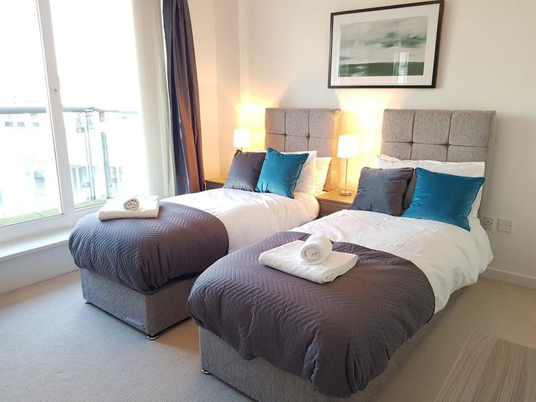 Apartamentos Point Pleasant � London 2 Bed Penthouse