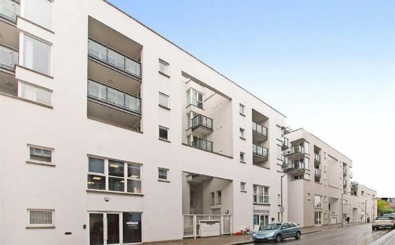 Apartamentos Point Pleasant � London 2 Bed Penthouse