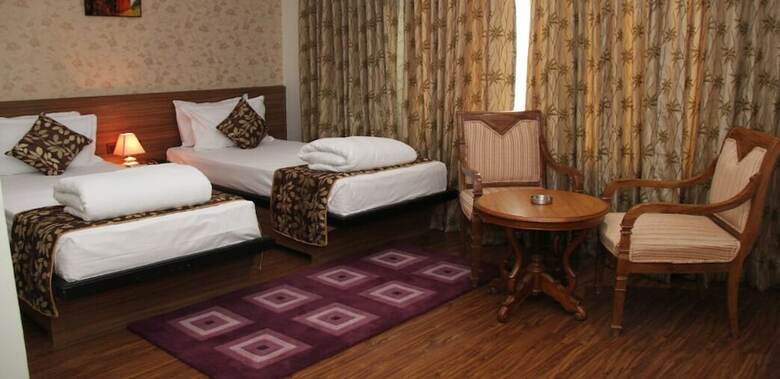 Hotel Maple Wood