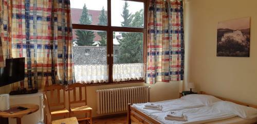 Hostal Victoria - Penzion & Restaurant