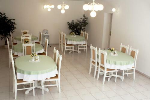 Bed & Breakfast Penzi�n Lux