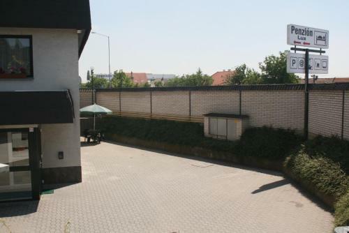 Bed & Breakfast Penzi�n Lux