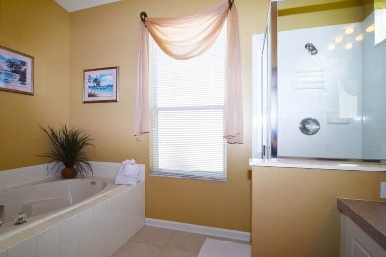 Windsor Palms Beautiful Pool Home Only 2.5 Miles F