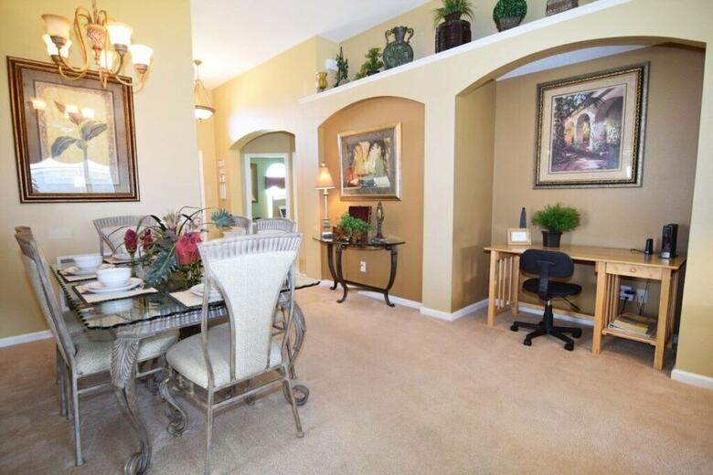 Windsor Palms Beautiful Pool Home Only 2.5 Miles F