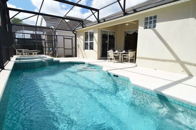Windsor Palms Beautiful Pool Home Only 2.5 Miles F