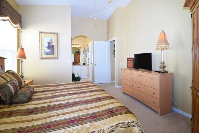 Windsor Palms Beautiful Pool Home Only 2.5 Miles F