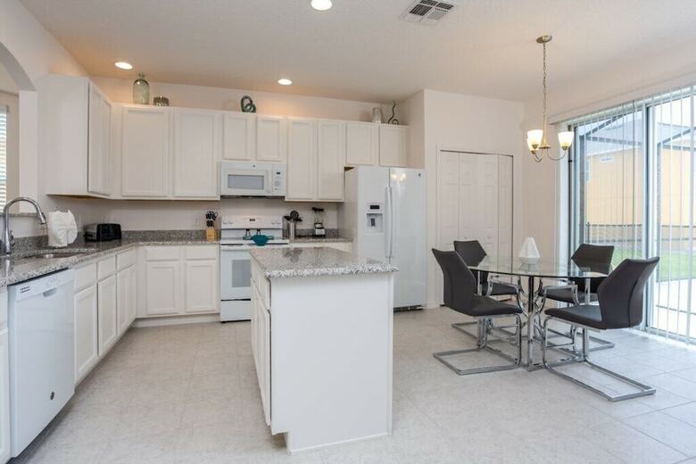Villa Svv 003 - Providence Retreat 6 Bed Pool Home
