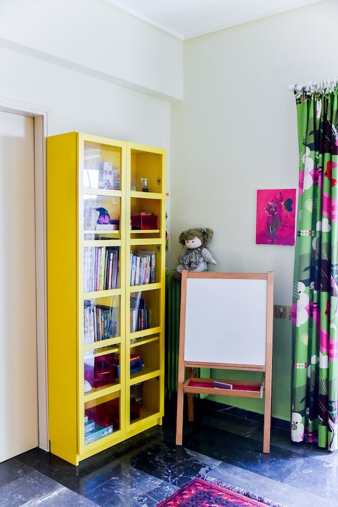 Family Apartment In Nea Smirni