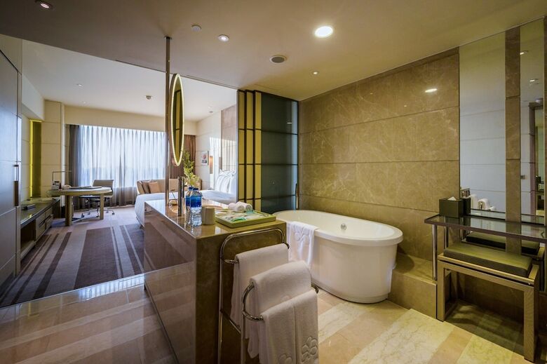 Hotel Nikko Saigon
