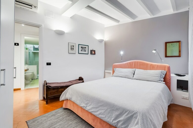 Apartment In Campo de Fiori With Netflix