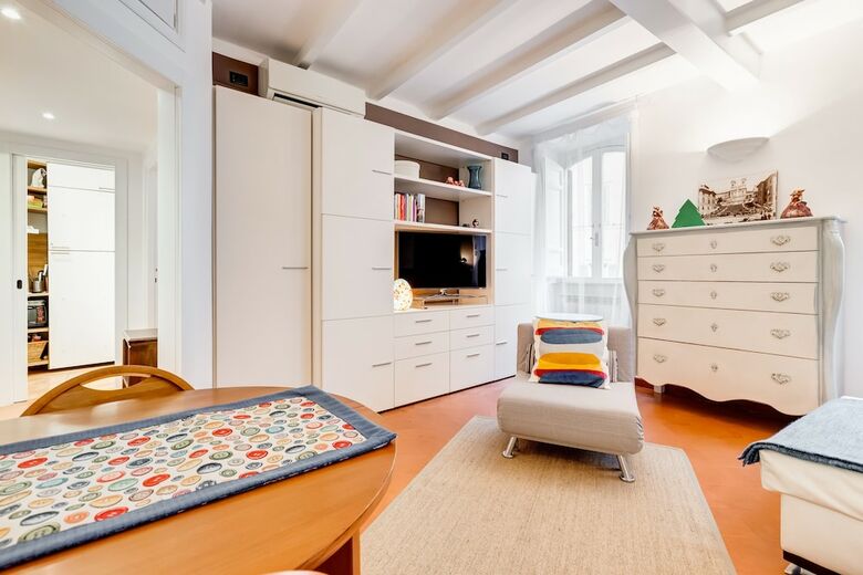 Apartment In Campo de Fiori With Netflix