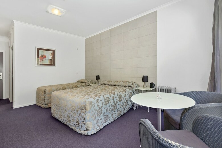Amethyst Court Motorlodge