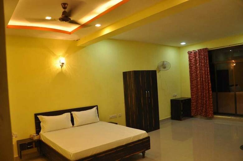 Hotel Pride Residency