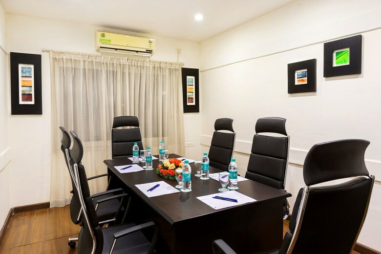 Flora Airport Hotel And Convention Centre Kochi