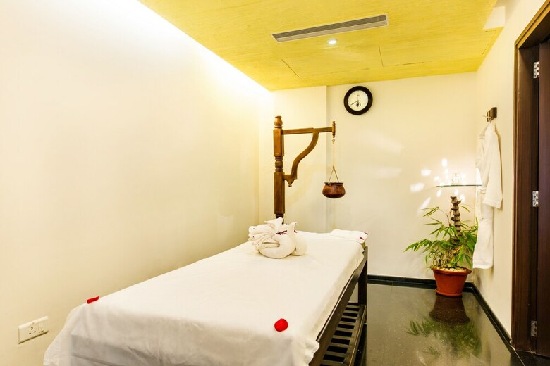 Flora Airport Hotel And Convention Centre Kochi