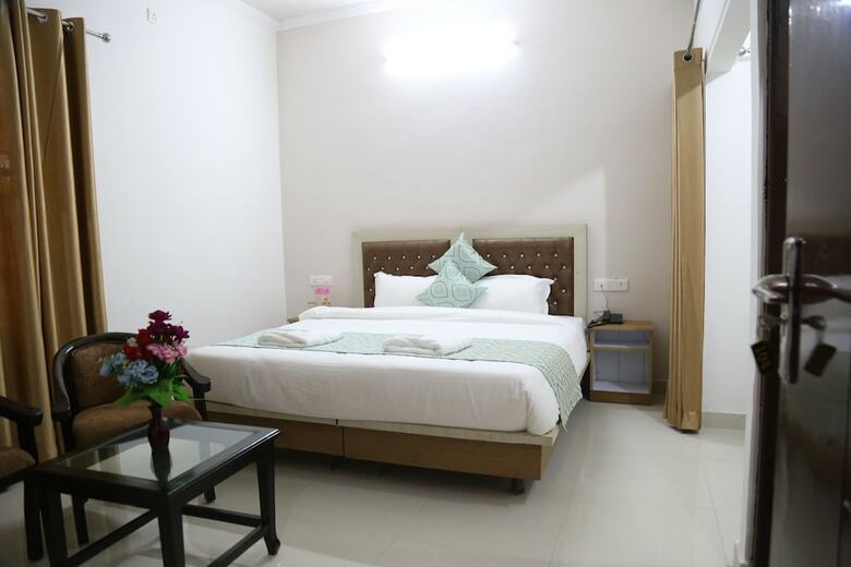 Hotel Yog Tapovan