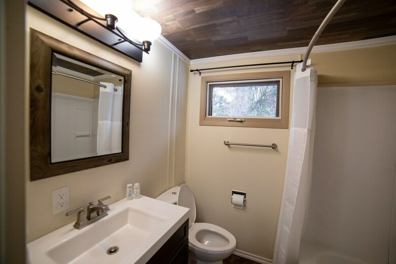 Hotel Castaways Cottages